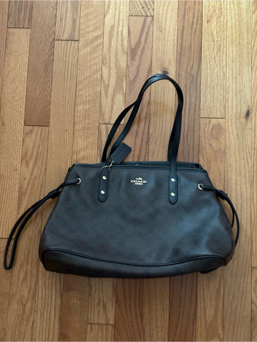 COACH Drawstring Carryall (Signature Brown-Black)